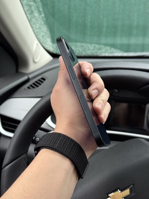 iPhone 13 128 GB Midnight Срочно