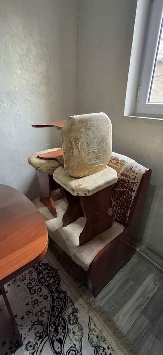 Кухонный стол стулья