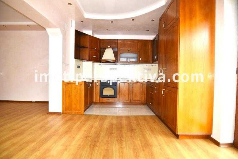 Продава се Тристаен апартамент в Пловдив, Център - 145 кв.м за 876 €/кв.м - Снимка #1