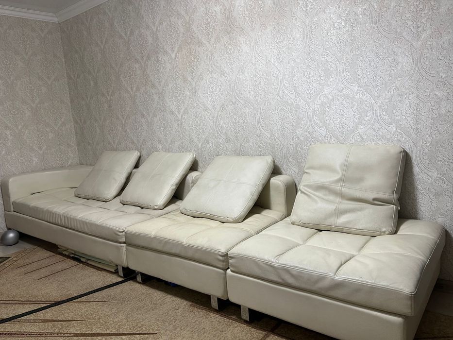 Продам диван кожанный