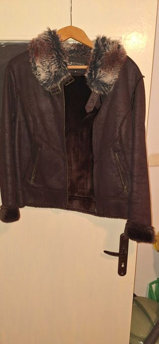 Дамско кожено яке