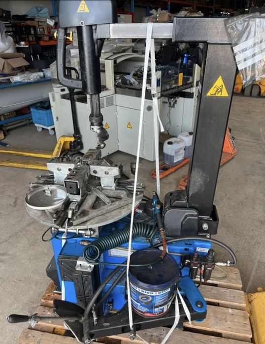 Mașină de dejantat Hofmann Monty 2300 cu adaptor biciclete