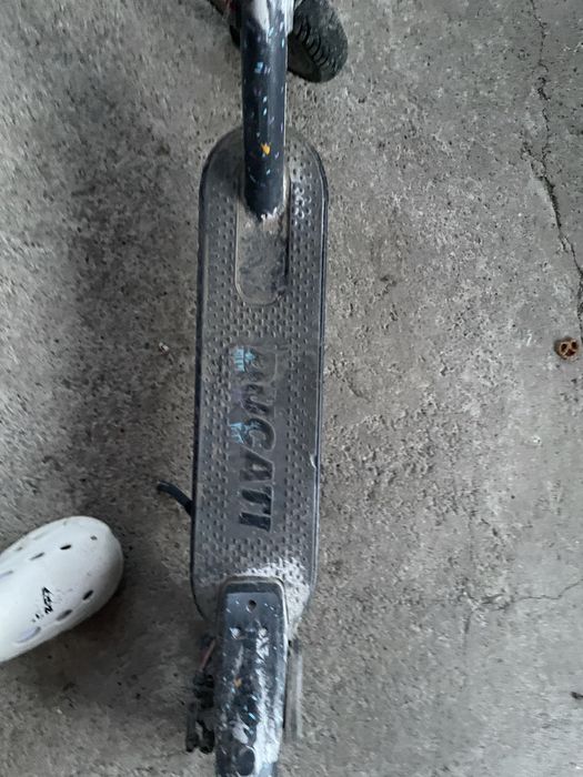 Vand sau schimb trotineta electrica ducati pro 1 evo si un ps4 slim detalli in privat