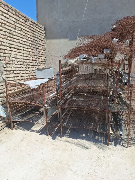 Tovuq kataklari sotiladi