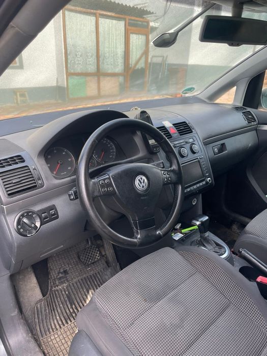 Vand vw touran 2006 7 locuri