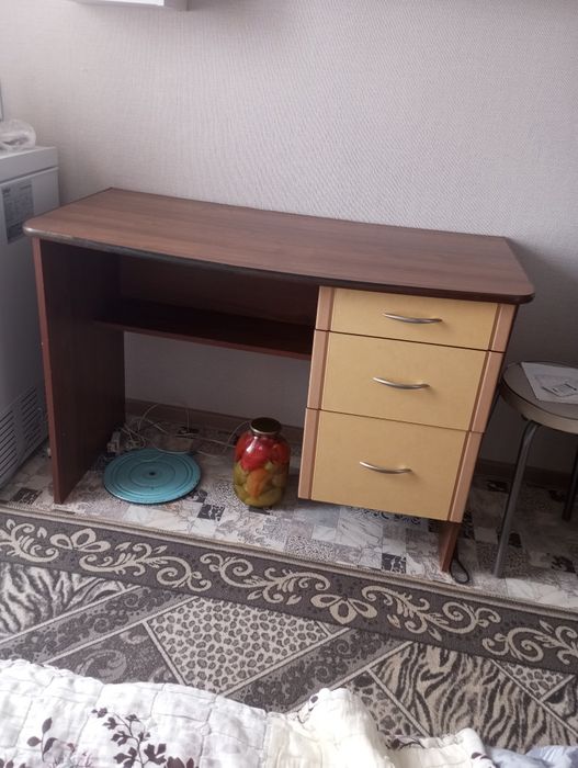 Продам стол в отличном состоянии