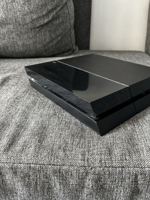 Плейстейшен 4 slim