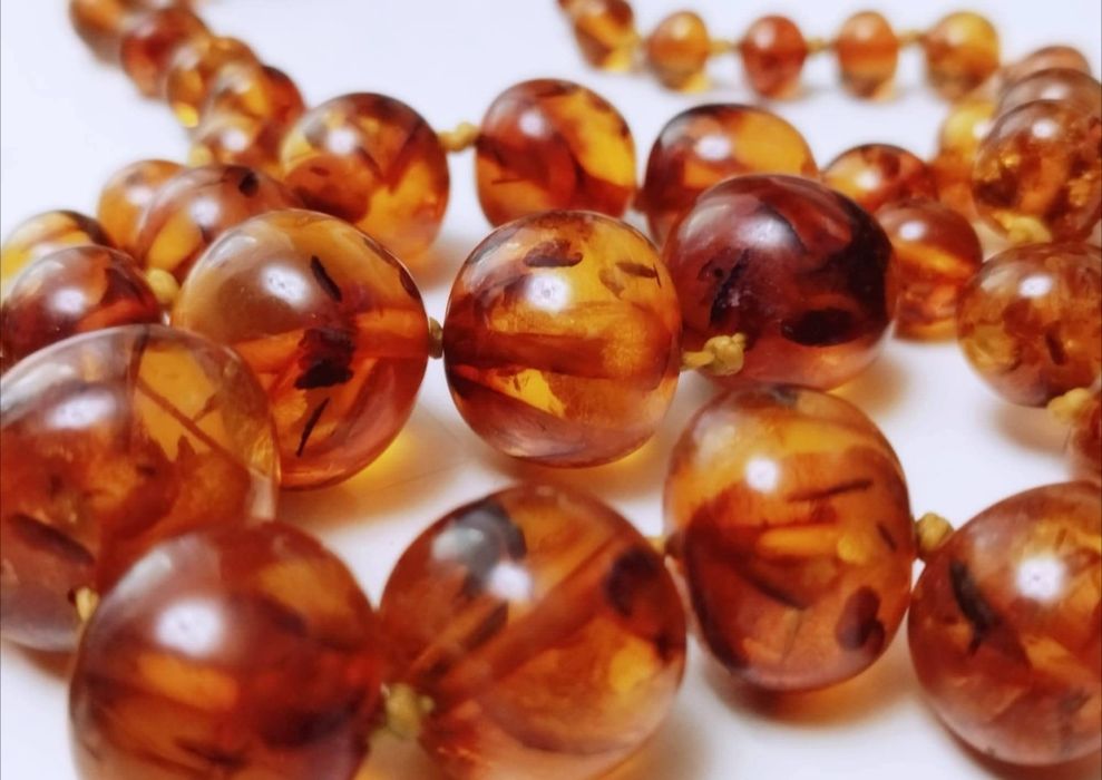 Vechi colier lant din chihlimbar natural baltic, de culoarea mierii, cu inchizatoare din argint 925, cabochon oval