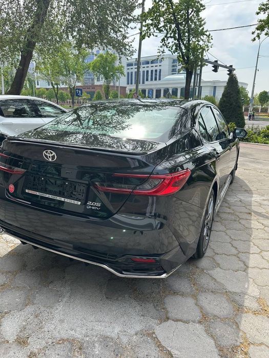 Toyota Camry 80 Hybrid 2025 год