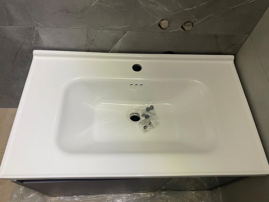 Продам новую тумбу с раковиной