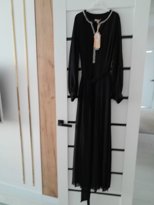 Продам женские платья.