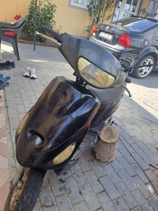 Vand schimb 2 scutere 125cc si 80cc