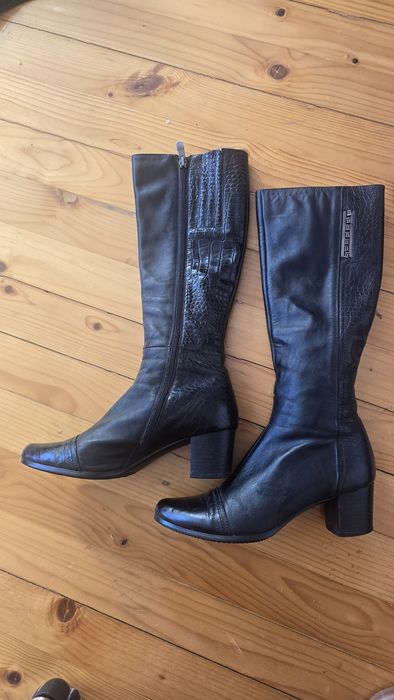 Обувки 38 размер естествена кожа/лак/набук. Символични цени