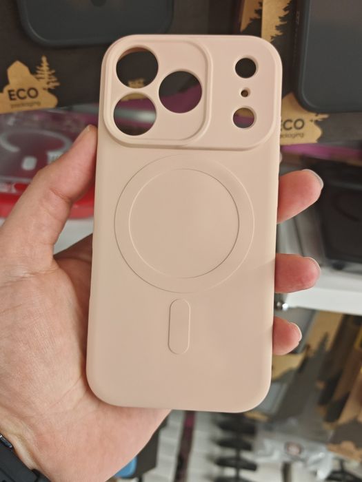 IPhone 18 Pro /17 Pro  Magsafe луксозни гърбове
