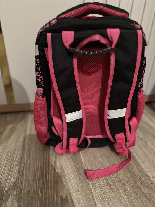 Продам рюкзак для девочки