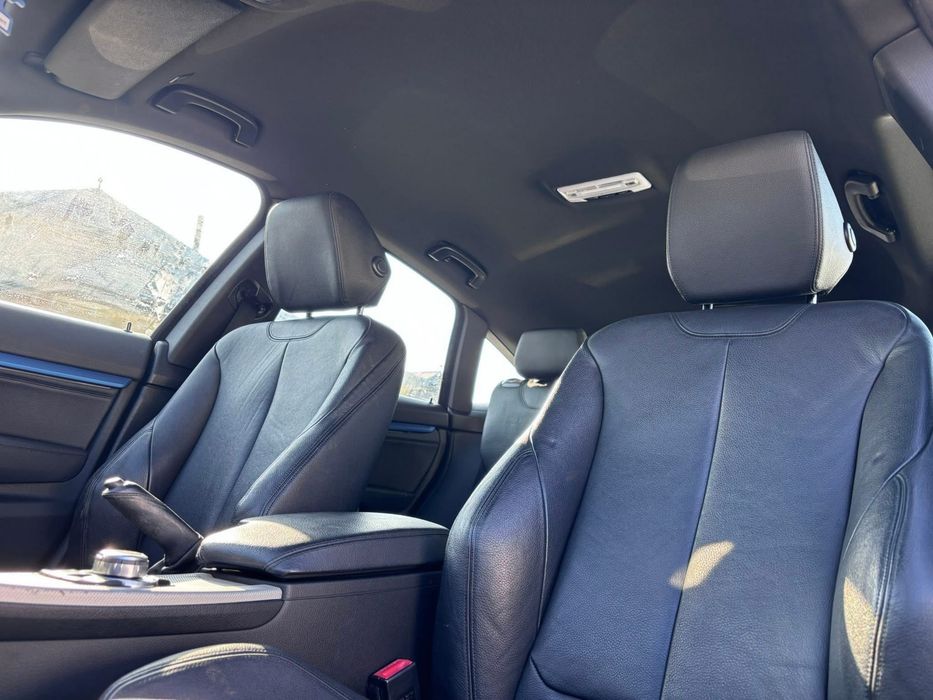 Dezmembrez BMW 318d 320d GT F34 M-Pack,Navi,Automat,Recaro piele incalzit ,volan M,plafon M,jante M Culoare Black-Sapphire METALLIC (475)