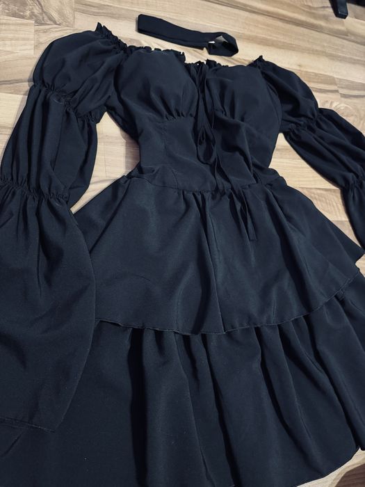 Наситено черана рокля