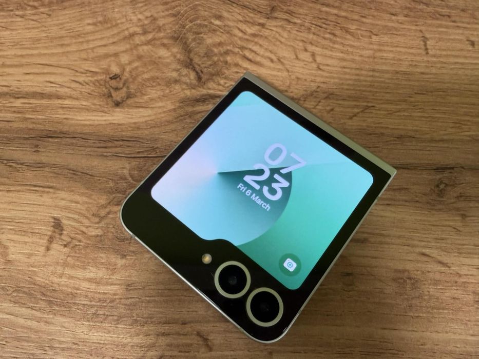 Samsung Z Flip 6 Mint
