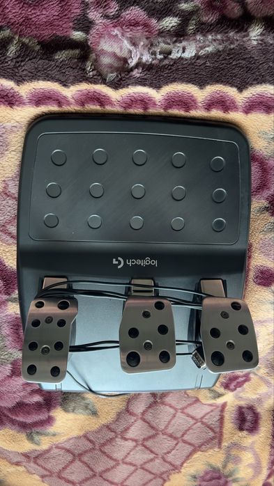 Игровой руль Logitech G29