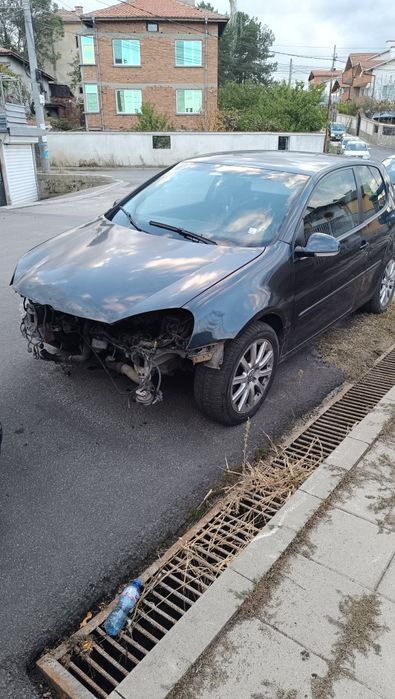 Продавам Голф 5  2.0tdi 140кс BKD 16V на ЧАСТИ