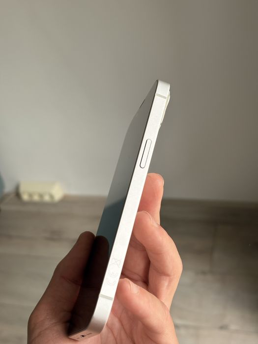 Iphone 13  Бял