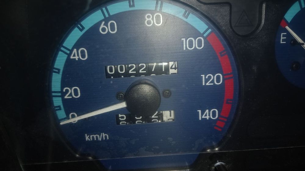 Damas sotiladi kelishamz