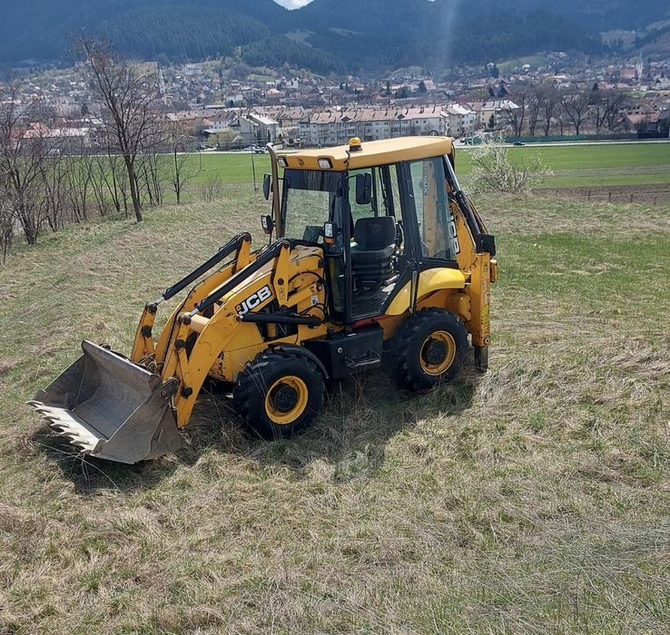 Închiriez buldoexcavator
