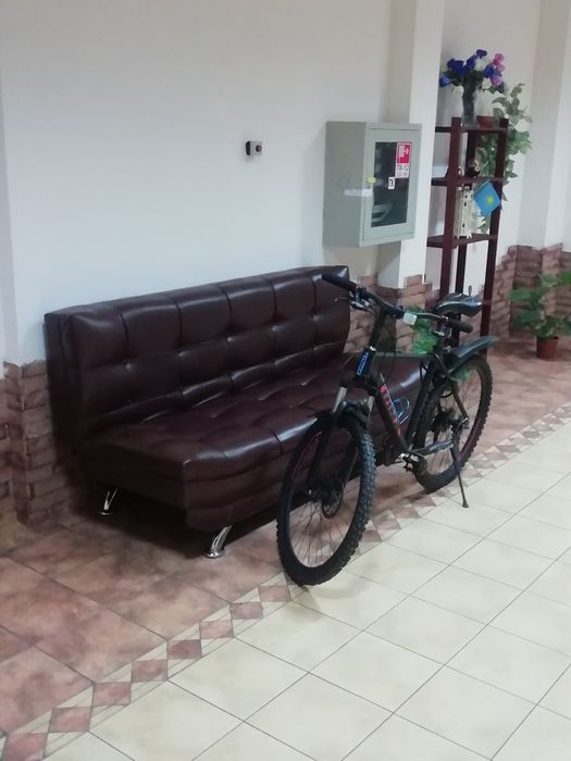 Продам велосипед  колёса новые ,амортизаторы и тормоза новые