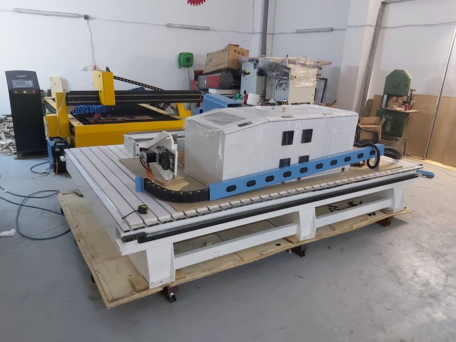 CNC ROUTER 1325 4 axe