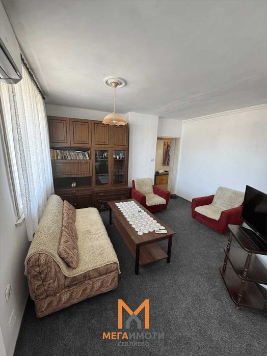 Дава се под наем Тристаен апартамент в Севлиево - 98 кв.м за 229.5 € - Снимка #1