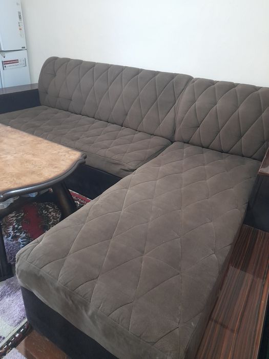 Диван сотилади, 2 кишили