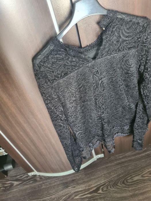 Bluza dantela  neagra mar 38 /40 la 70 lei Timișoara