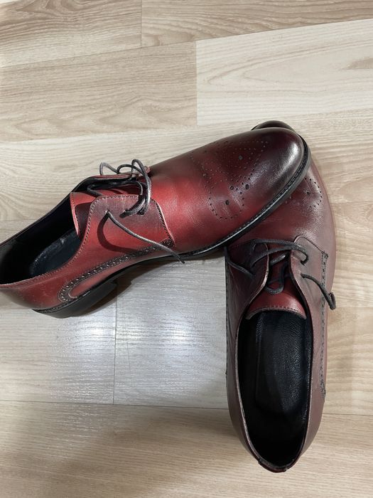 Pantofi din piele fabricați manual