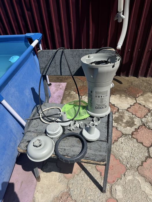 Продам бассейн 2,59*1,70м вместе с фильтром