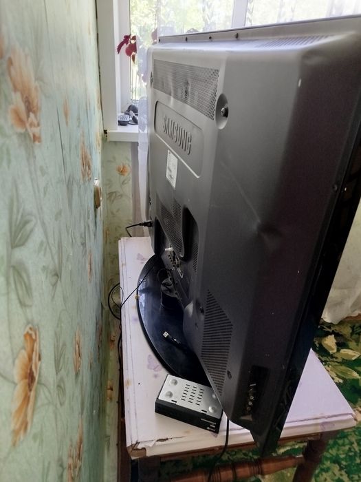 Продам телевизор Самсунг