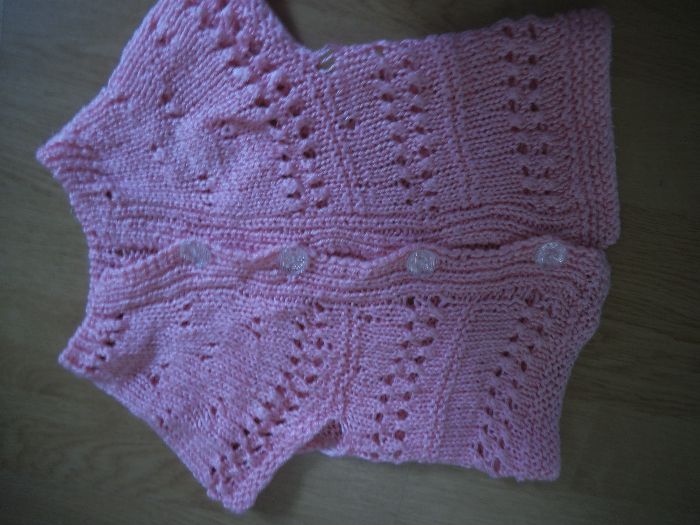 Детски ръчно плетени дрехи