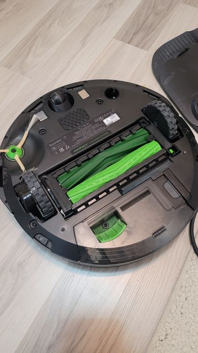 Aspirator robot iRobot Roomba Combo i8+, alimentare la rețea
