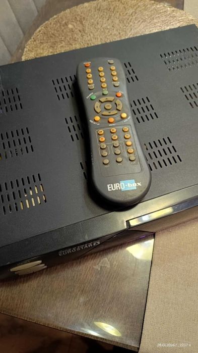 Дигитален сателитен записващ приемник с хард диск