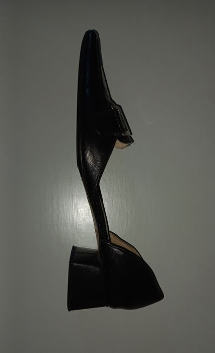 Продаются женские туфли