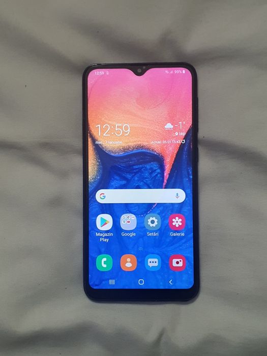 Tel. Samsung A10.