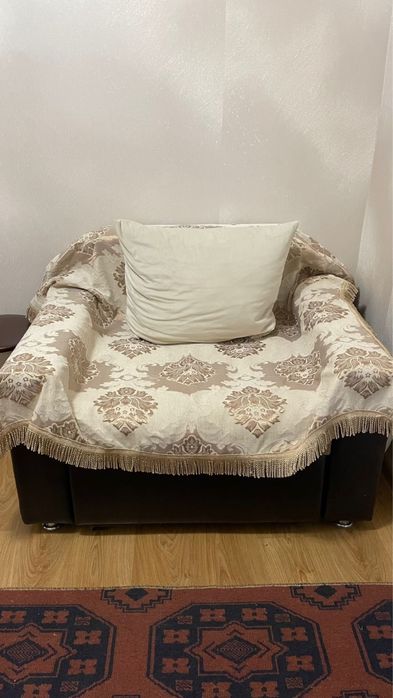 Продам диван в хорошем состояние