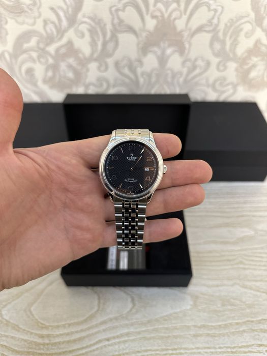 Оригинальные часы TUDOR Classic Date 41 мм новые.