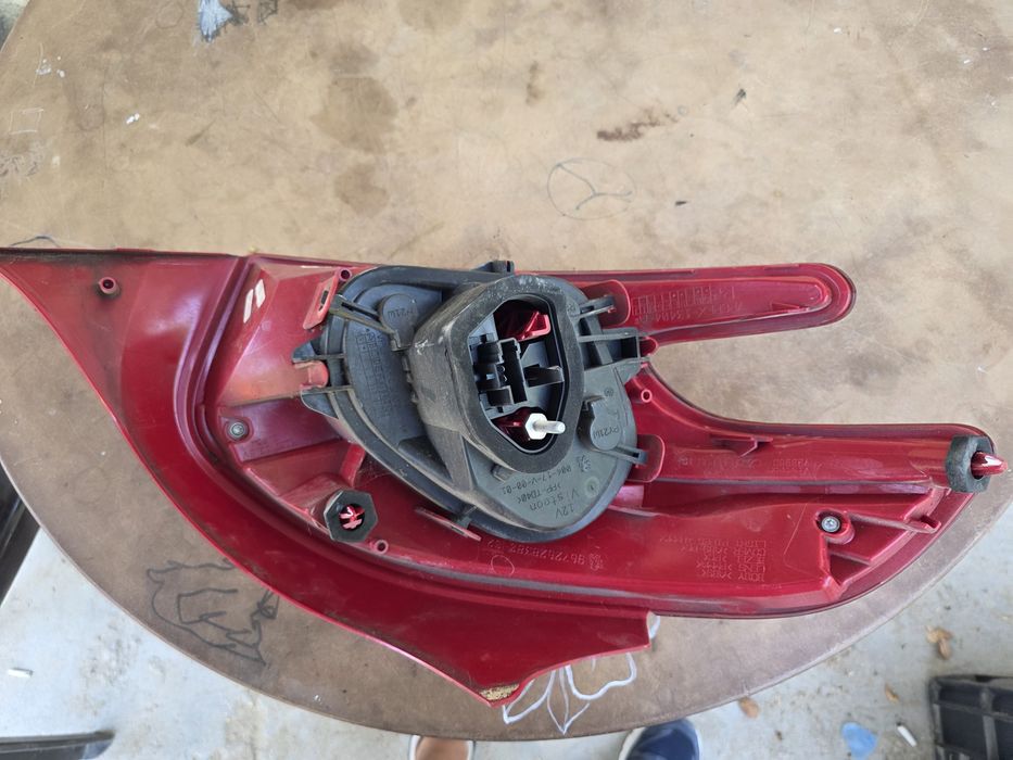 Peugeot 208 LED 12-16 десен стоп