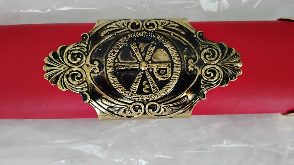 Римски меч Гладиус  Центуриус метален с ножница червен- не е играчка .