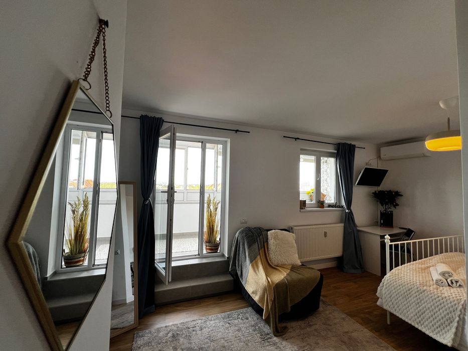 Particular - vând Studio 25 mp + Terasă 10 mp — Piața Victoriei / Dorobanți