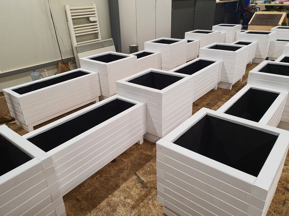 Jardiniere - ghivece (pret redus) personalizate lemn masiv