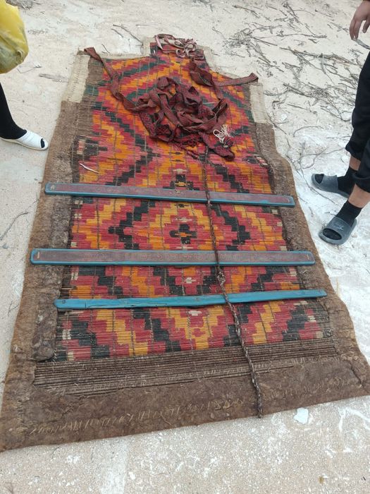 Ескі күміс бұйымдары сатылады