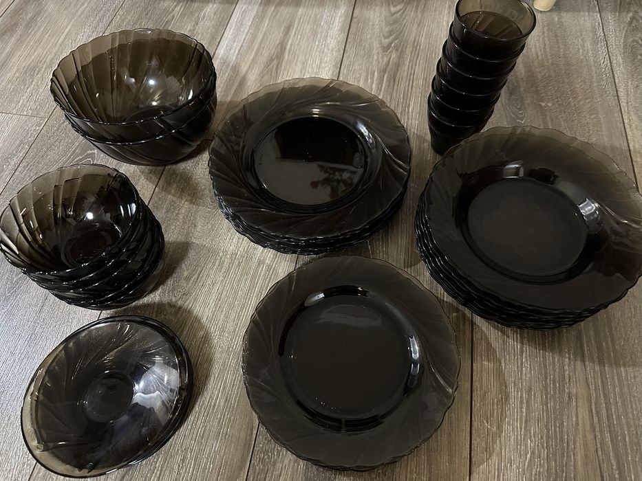 Новый сервиз из коричневого стекла