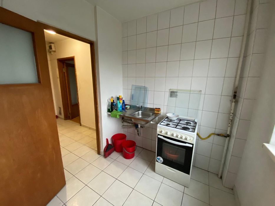 Inchiriez garsoniera confort 1 Tineretului decomandată spatioasa etaj 6/10 întrare din bulevard vedere spre parc parcare in fatata blocului