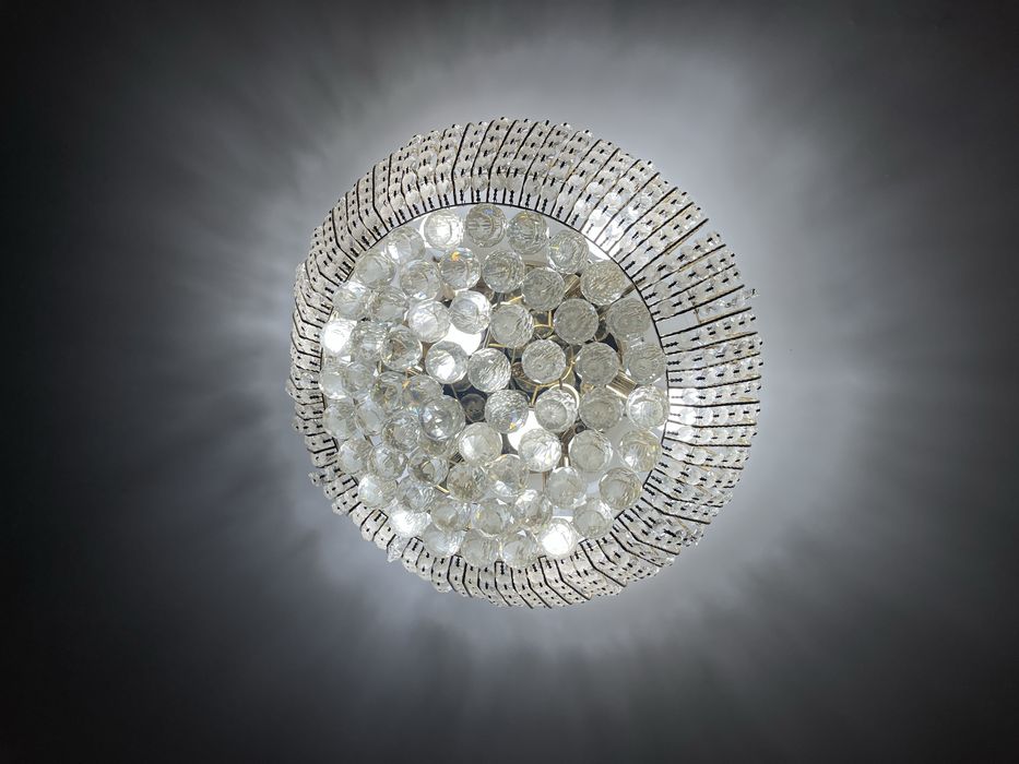 Продам люстру в хорошем состоянии